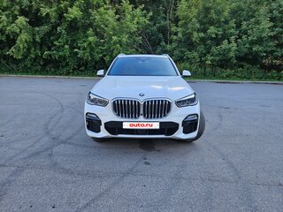 2019 BMW X5 40i IV (G05/G18), белый, 5650000 рублей, вид 2
