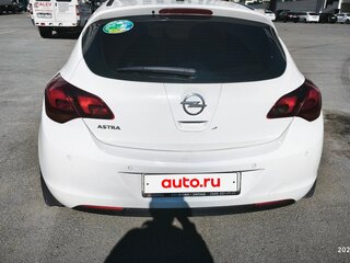 2010 Opel Astra J, белый, 830000 рублей, вид 4