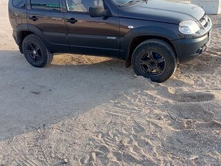 2011 Chevrolet Niva I Рестайлинг, коричневый, 500000 рублей, вид 3