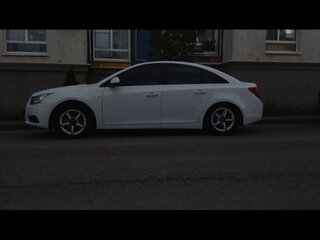 2011 Chevrolet Cruze I, белый, 650000 рублей, вид 5