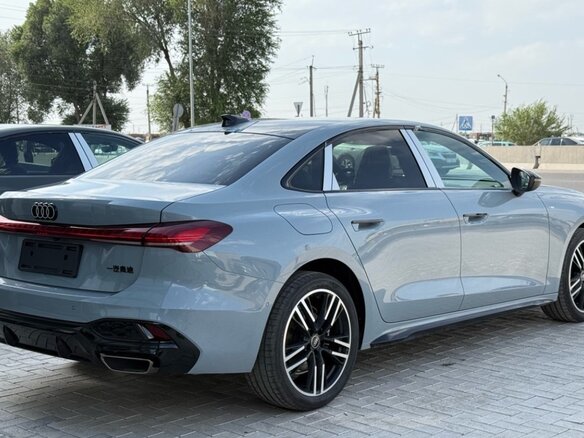 2026 Audi A5 L III (B10), серебристый, 5450000 рублей - вид 4