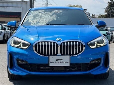 2021 BMW 1 серии 118i III (F40), голубой, 1105000 рублей, вид 4