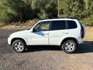 2012 Chevrolet Niva I Рестайлинг, белый, 500000 рублей, вид 5