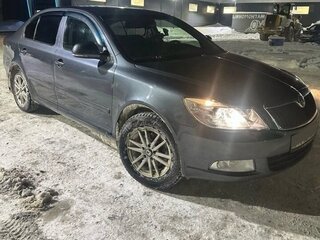 2011 Skoda Octavia II (A5) Рестайлинг, серый, 650000 рублей, вид 1