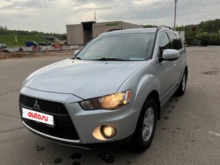 2011 Mitsubishi Outlander II Рестайлинг, серебристый, 1050000 рублей, вид 2