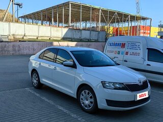 2018 Skoda Rapid I Рестайлинг, белый, 879000 рублей, вид 3