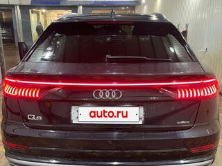 2019 Audi Q8 55 TFSI I (4M), чёрный, 4900000 рублей, вид 3