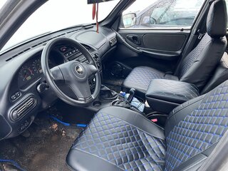 2012 Chevrolet Niva I Рестайлинг, серый, 390000 рублей, вид 2