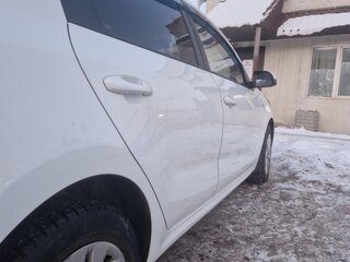 2017 Kia Rio IV, белый, 980000 рублей, вид 3
