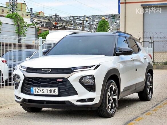 2021 Chevrolet TrailBlazer III, белый - вид 1