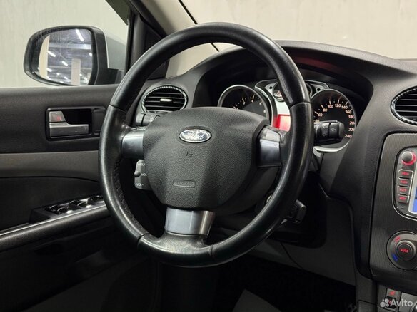 2009 Ford Focus II Рестайлинг, серебристый, 750000 рублей - вид 10