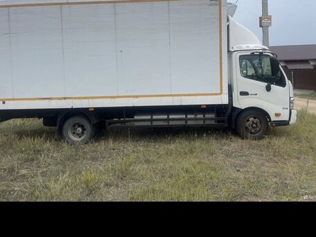 2015 Hino Series 300 (Dutro), белый, 2850000 рублей, вид 2