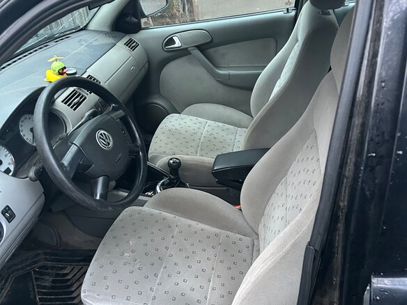 2005 Volkswagen Pointer, чёрный, 180000 рублей - вид 4