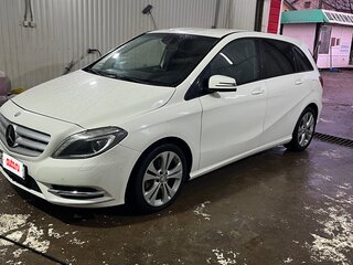 2012 Mercedes-Benz B-Класс 200 II (W246), белый, 750000 рублей, вид 1