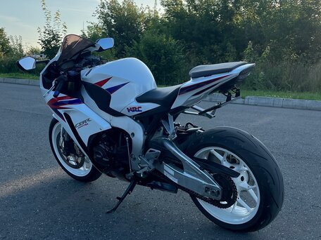 2013 Honda CBR 1000 RR/RA Fireblade, белый, 850000 рублей, вид 4