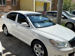 2012 Skoda Octavia II (A5) Рестайлинг, белый, 900000 рублей, вид 1