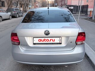 2014 Volkswagen Polo V, серебристый, 790000 рублей, вид 3