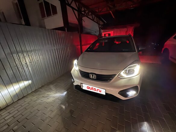 2021 Honda Fit Crosstar IV, белый, 1720000 рублей - вид 2