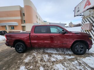 2021 Ram 1500 Quad Cab V, красный, 7000000 рублей, вид 3