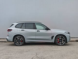 2024 BMW X5 M60i IV (G05/G18) Рестайлинг, серый, 15500000 рублей, вид 5