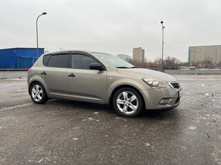 2010 Kia Ceed I Рестайлинг, серебристый, 690000 рублей, вид 4