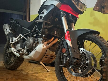 2022 Aprilia Tuareg 660, чёрный, 900000 рублей, вид 5