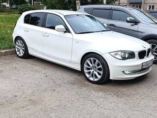 2010 BMW 1 серии 116i I (E81/E82/E87/E88) Рестайлинг, белый, 824000 рублей, вид 4