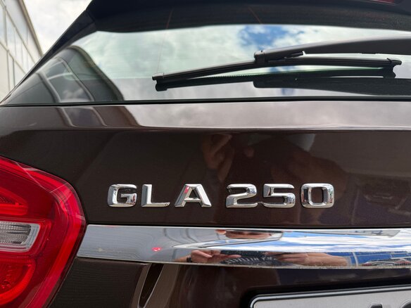 2015 Mercedes-Benz GLA 250 I (X156), коричневый - вид 11