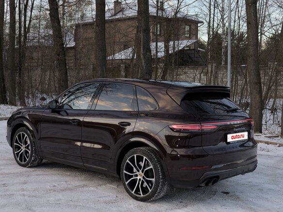 2018 Porsche Cayenne Turbo III, коричневый, 9000000 рублей - вид 4