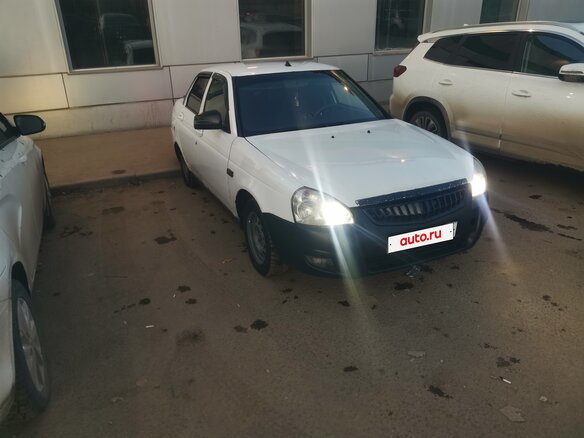 2011 Lada (ВАЗ) Priora I, белый, 285000 рублей - вид 9