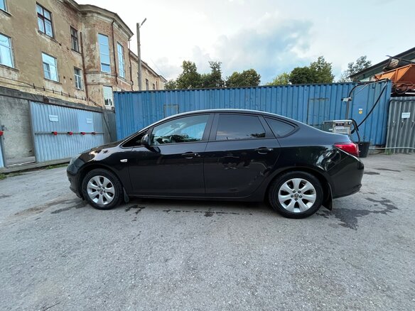 2014 Opel Astra J Рестайлинг, чёрный, 860000 рублей - вид 10