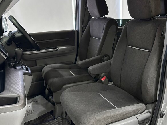 2017 Honda Stepwgn V, серый, 1720000 рублей - вид 10