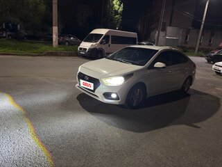 2018 Hyundai Solaris II, белый, 1300000 рублей, вид 2