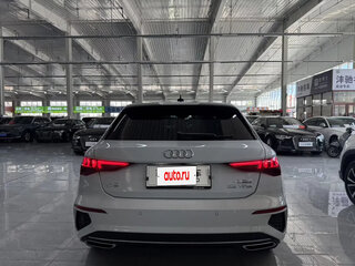 2023 Audi A3 Sportback 35 TFSI IV (8Y), белый, 1980500 рублей, вид 4