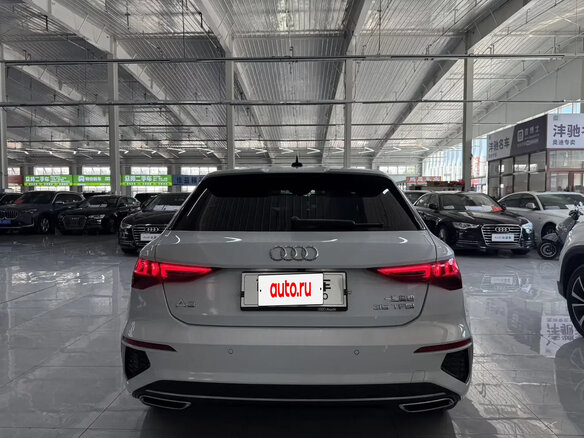 2023 Audi A3 Sportback 35 TFSI IV (8Y), белый, 1980500 рублей - вид 3