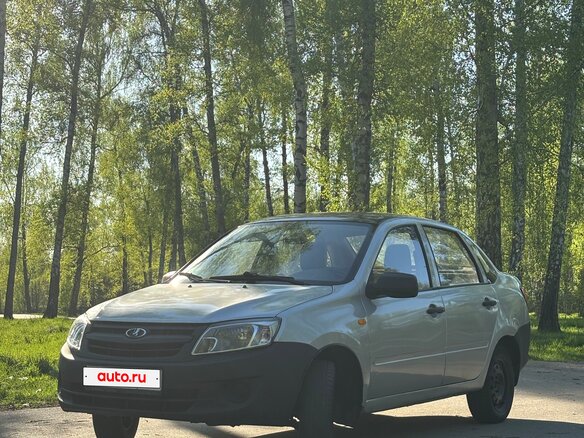 2014 Lada (ВАЗ) Granta I, серебристый, 225000 рублей