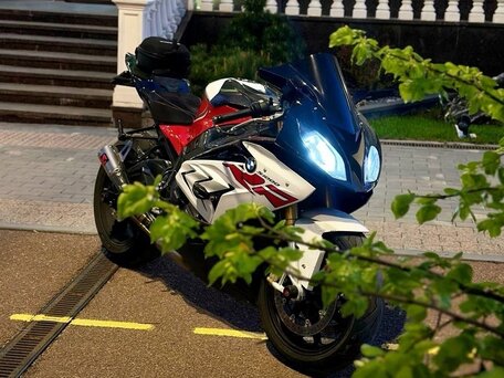 2017 BMW S 1000 RR, белый, 1300000 рублей, вид 2