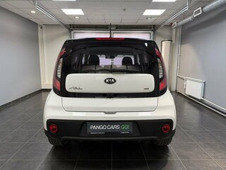 2017 Kia Soul II Рестайлинг, белый, 1620000 рублей, вид 5