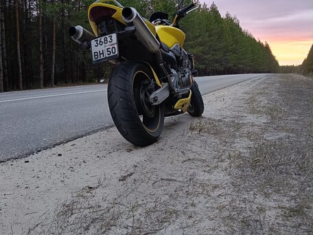 2003 Honda CB 900F Hornet, жёлтый, 437000 рублей, вид 3