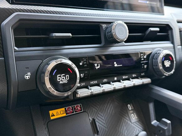 2025 Toyota Tacoma IV, белый, 11190000 рублей - вид 21