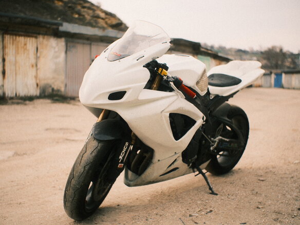 2007 Suzuki GSX-R 600, белый, 329000 рублей - вид 1