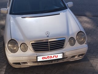 2001 Mercedes-Benz E-Класс 270 II (W210, S210) Рестайлинг, белый, 390000 рублей, вид 2