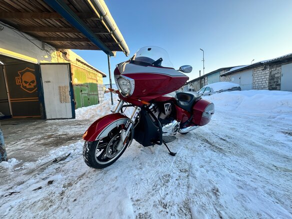 2012 Victory Cross Country, красный - вид 6