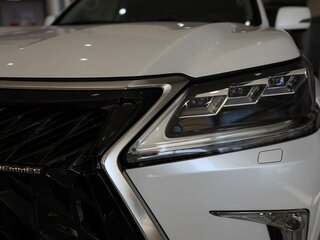 2019 Lexus LX 570 III Рестайлинг 2, белый, 12000000 рублей, вид 2