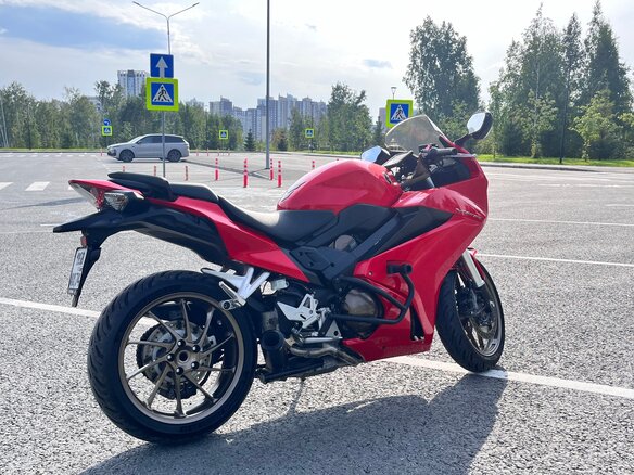 2018 Honda VFR 800, красный, 840000 рублей - вид 10