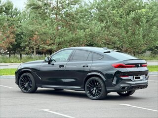 2020 BMW X6 40i III (G06), чёрный, 7980000 рублей, вид 4