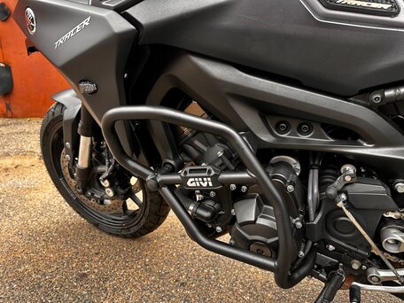 2018 Yamaha MT-09 Tracer (FJ-09), серебристый, 950000 рублей, вид 3