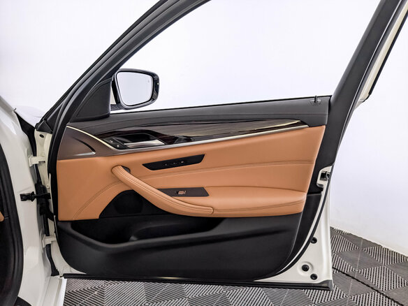 2021 BMW 5 серии 520i VII (G30/G31/G38) Рестайлинг, белый, 4350000 рублей - вид 24