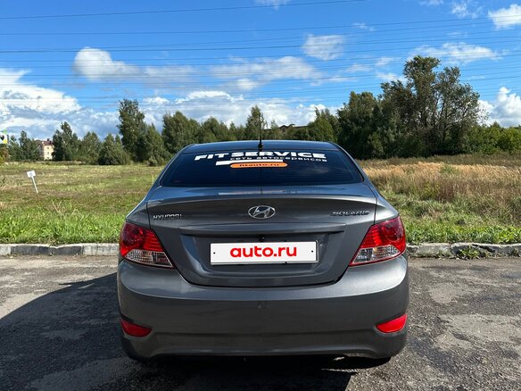 2011 Hyundai Solaris I, серый, 700000 рублей - вид 4
