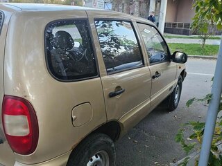 2004 Chevrolet Niva I, бежевый, 320000 рублей, вид 2